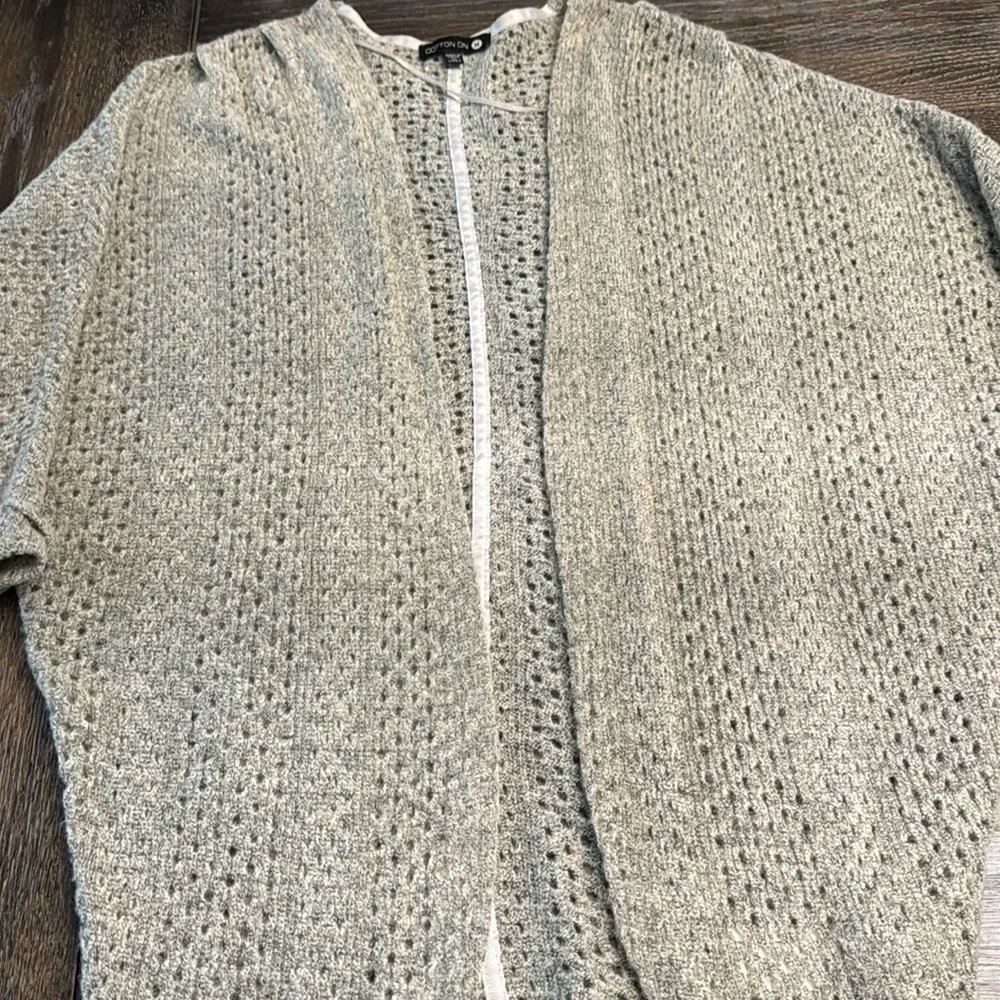 🟠 COTTON ON GRAY CARDIGAN SIZE MEDIUM